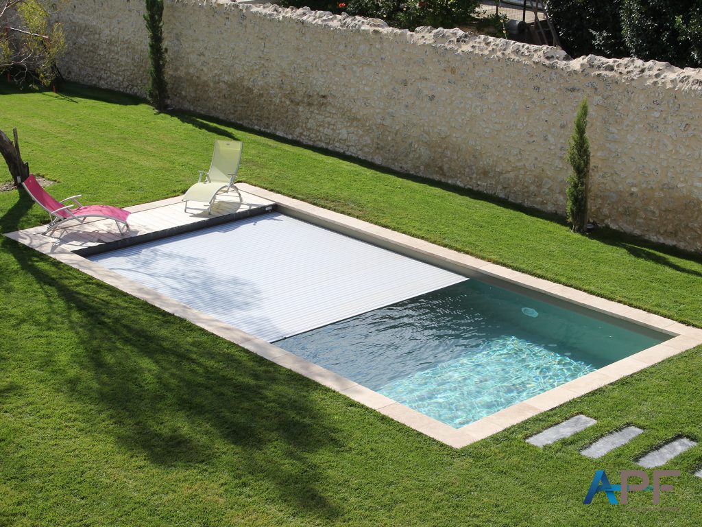couverture automatique immergée pour piscine success - pool serenity